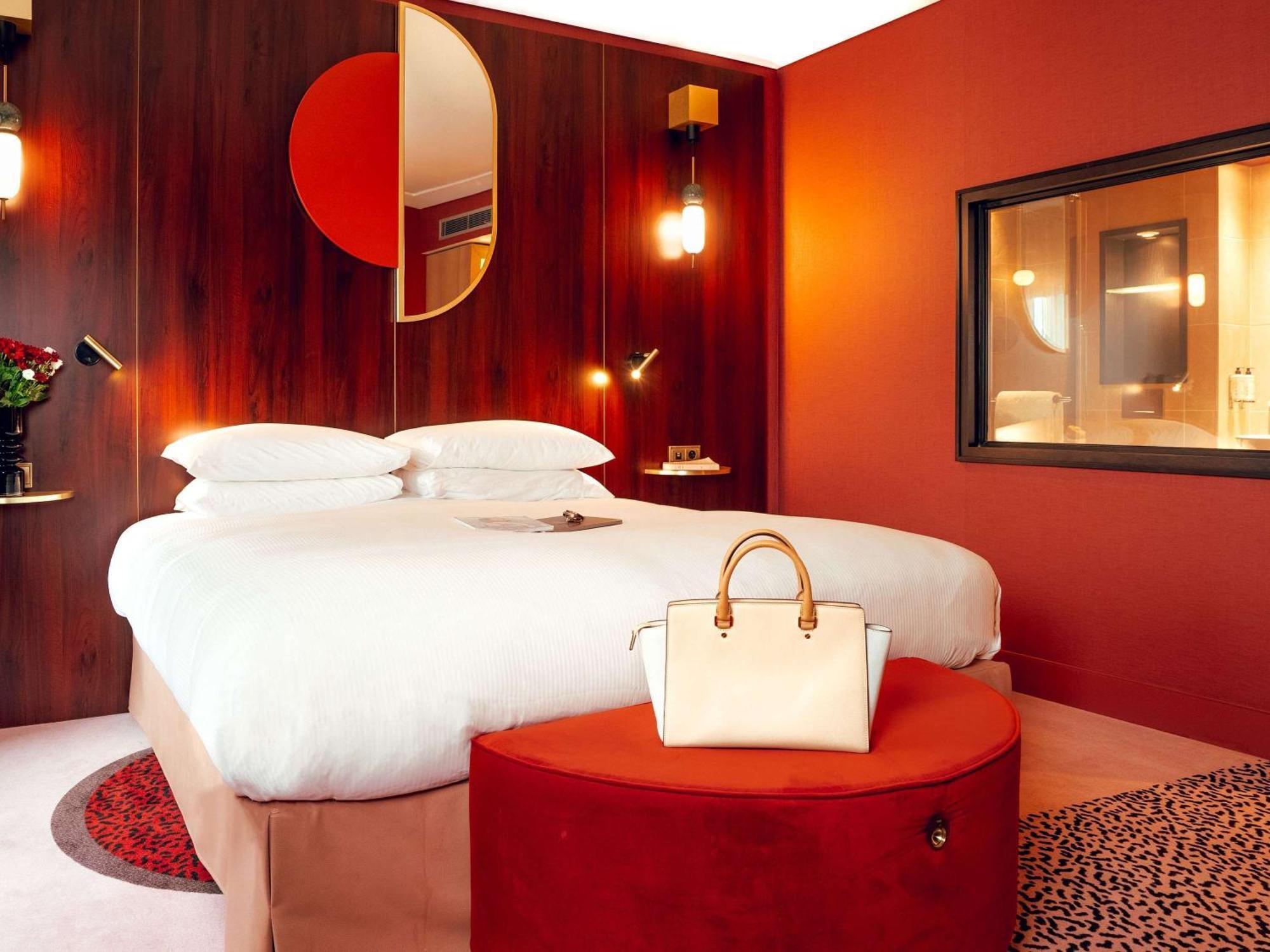 Nest Hotel Paris La Defense - Mgallery Collection פוטו מראה חיצוני תמונה A room at the Mandarin Oriental Paris